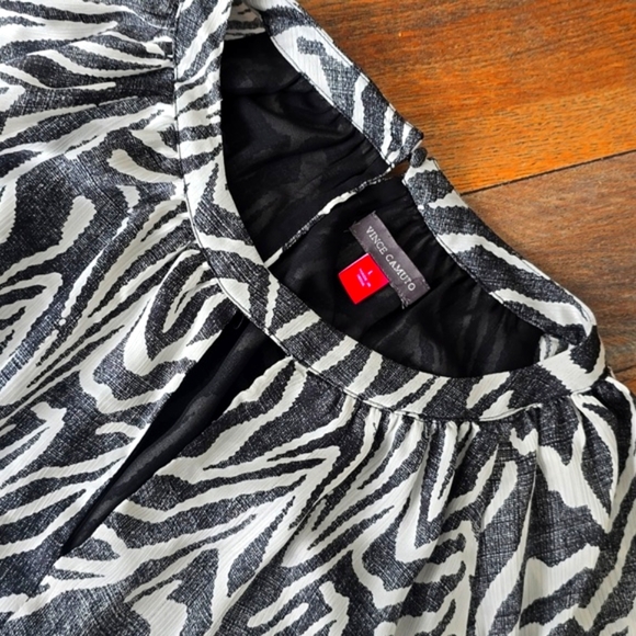 Vince Camuto-Zebra  Print BLOUSE - Picture 3 of 5